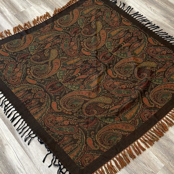 Paisley print 46x46 fringe scarf wrap - Picture 5 of 12